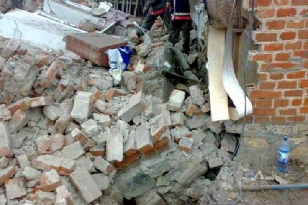 В Стамбуле обрушилось 5-этажное здание - ОБНОВЛЕНО